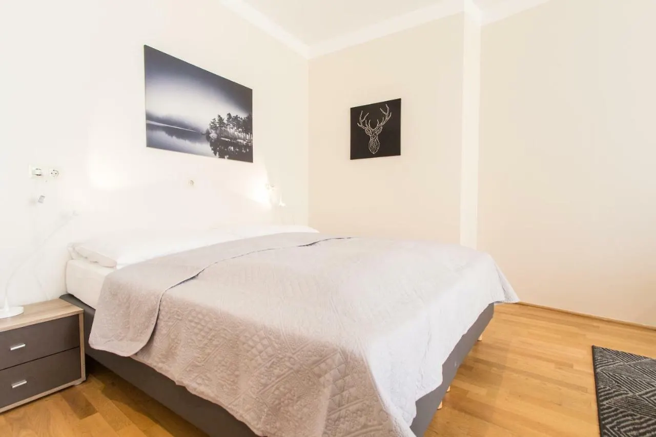 Apartment Kaiserstrasse Vienna 0*,